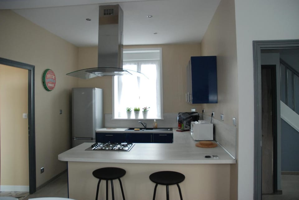 Kitchen or kitchenette, Dining area, Family