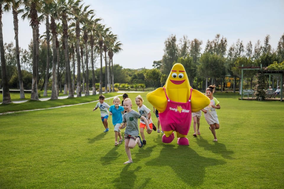 Day, People, Garden, Kids's club, children, group of guests