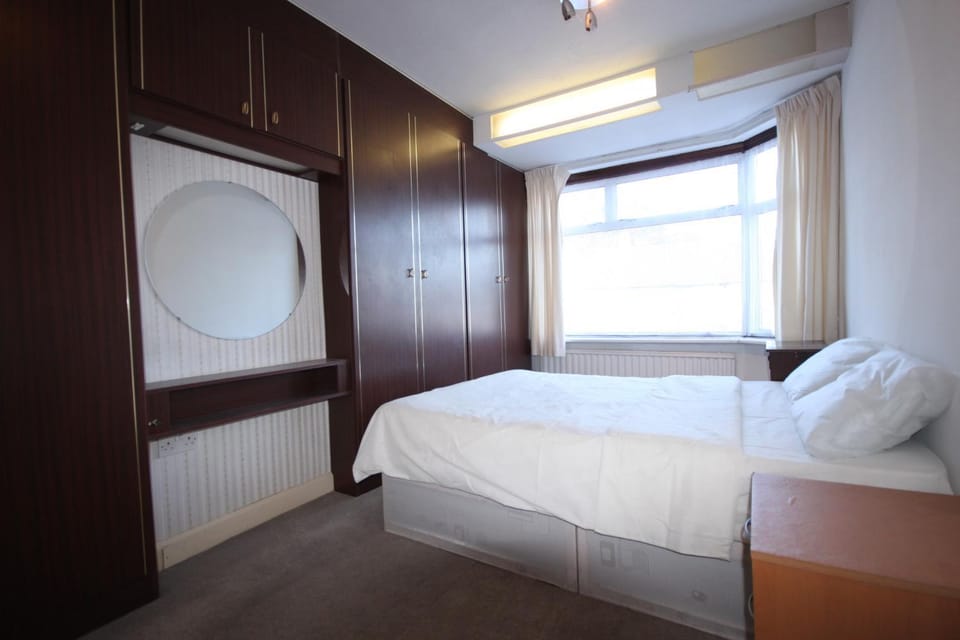Hill Crescent Bed and Breakfast in Harrow