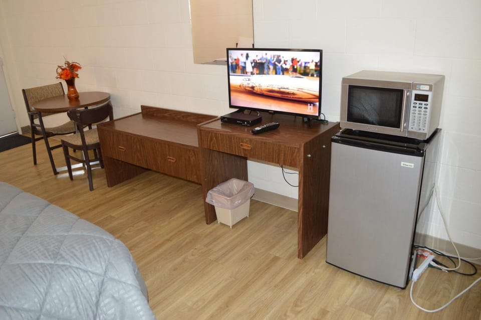 TV and multimedia, Dining area, hair dresser, minibar