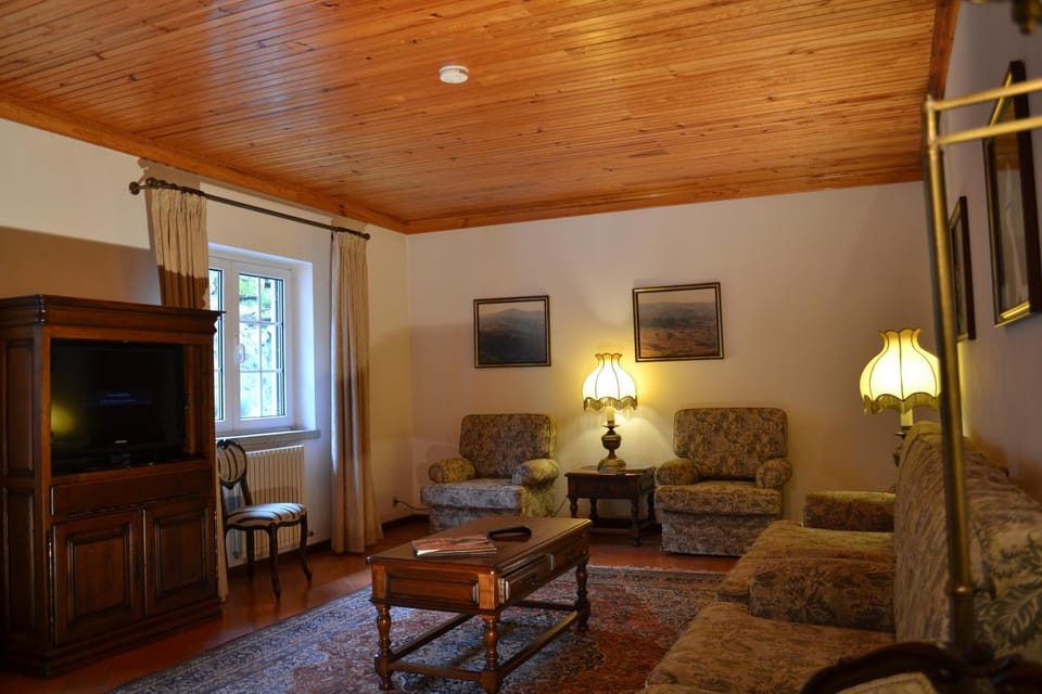 Day, Living room