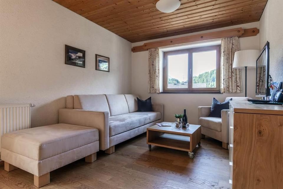 TV and multimedia, Seating area