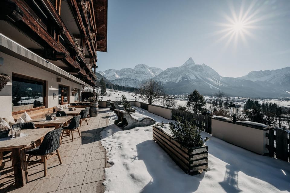 Property building, Natural landscape, Winter, Balcony/Terrace, Mountain view