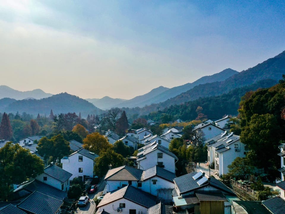 Property building, Day, Neighbourhood, Natural landscape, Bird's eye view, City view, Mountain view, Street view