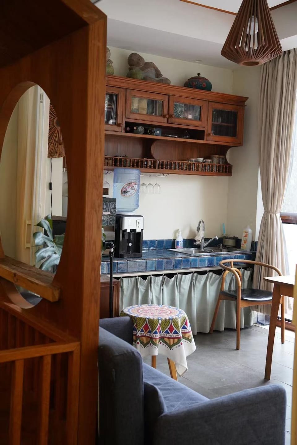Living room, Seating area, Dining area