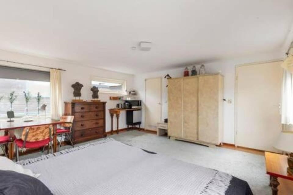 Bedroom, storage, wardrobe