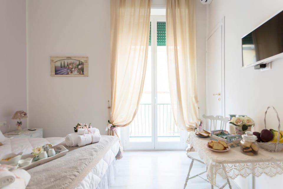 La Maison Romantique Bed and Breakfast in Naples