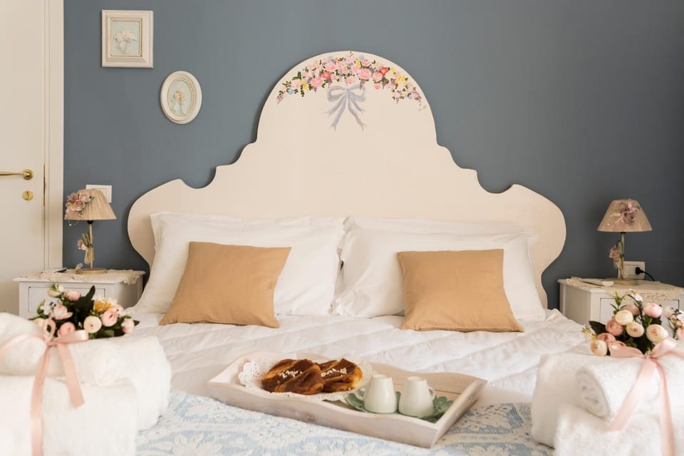 La Maison Romantique Bed and Breakfast in Naples