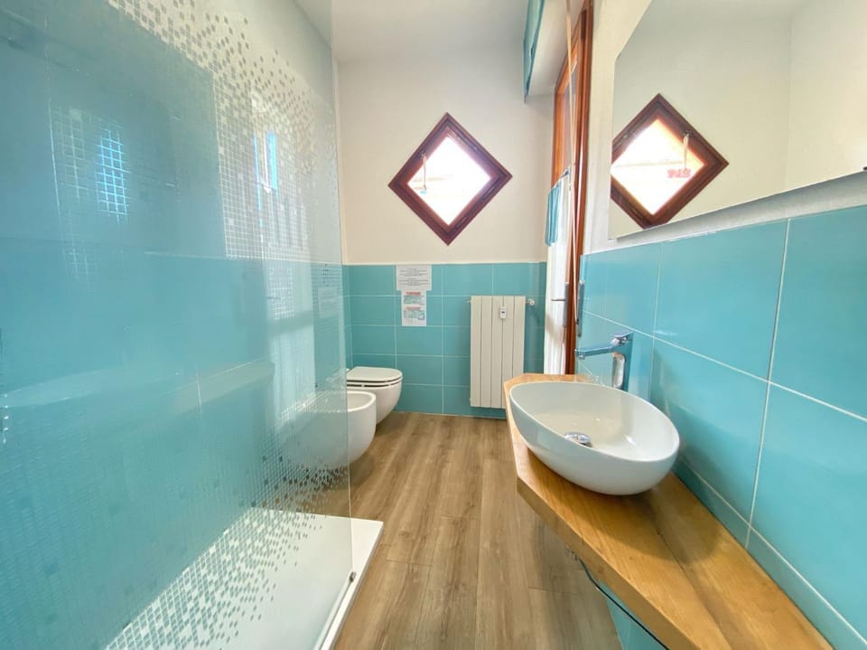 Shower, Toilet, Bathroom, bidet