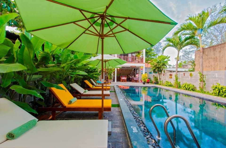 Pool view, Swimming pool