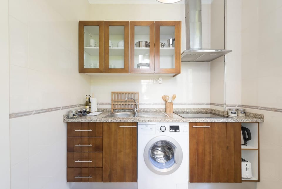 Kitchen or kitchenette, Communal kitchen