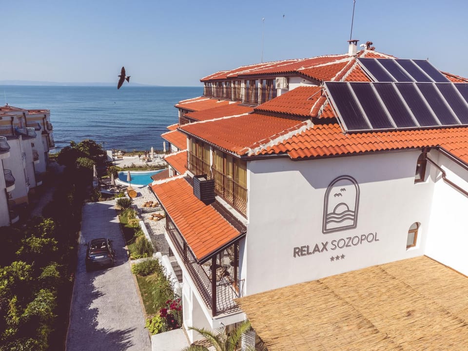 Property building, Facade/entrance, Day, Bird's eye view, Sea view