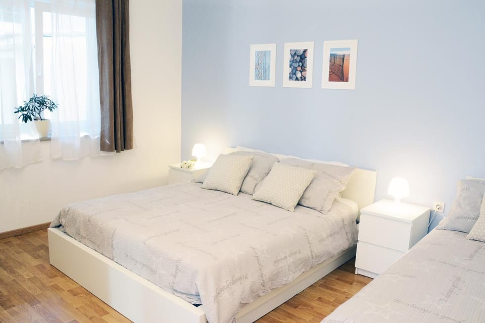 Bed, Day
