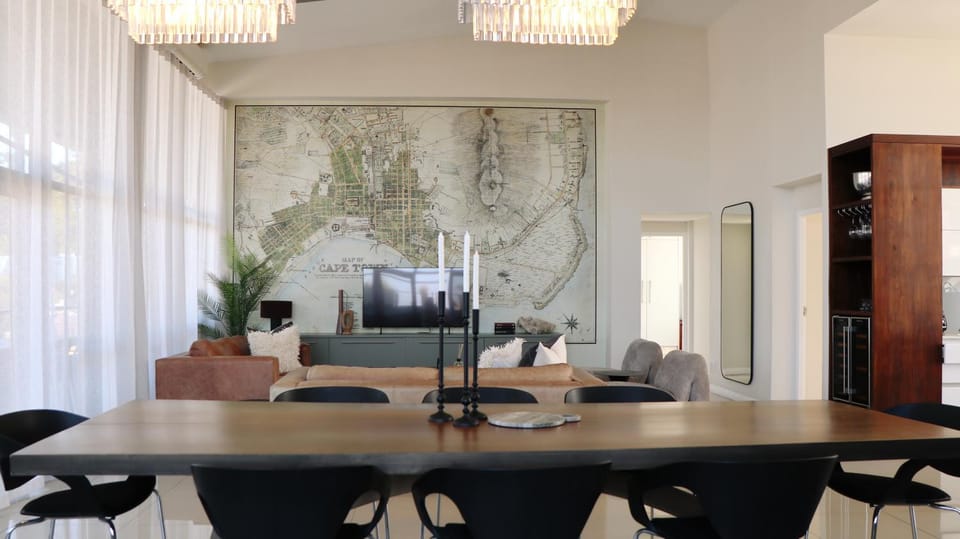 Luxe Penthouse with Private Rooftop Pool, Deck & Panoramic Views Apartment in Cape Town