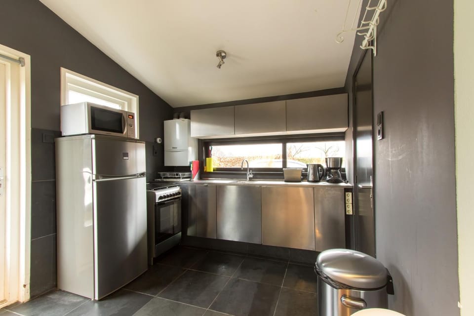 Kitchen or kitchenette, Living room, River view