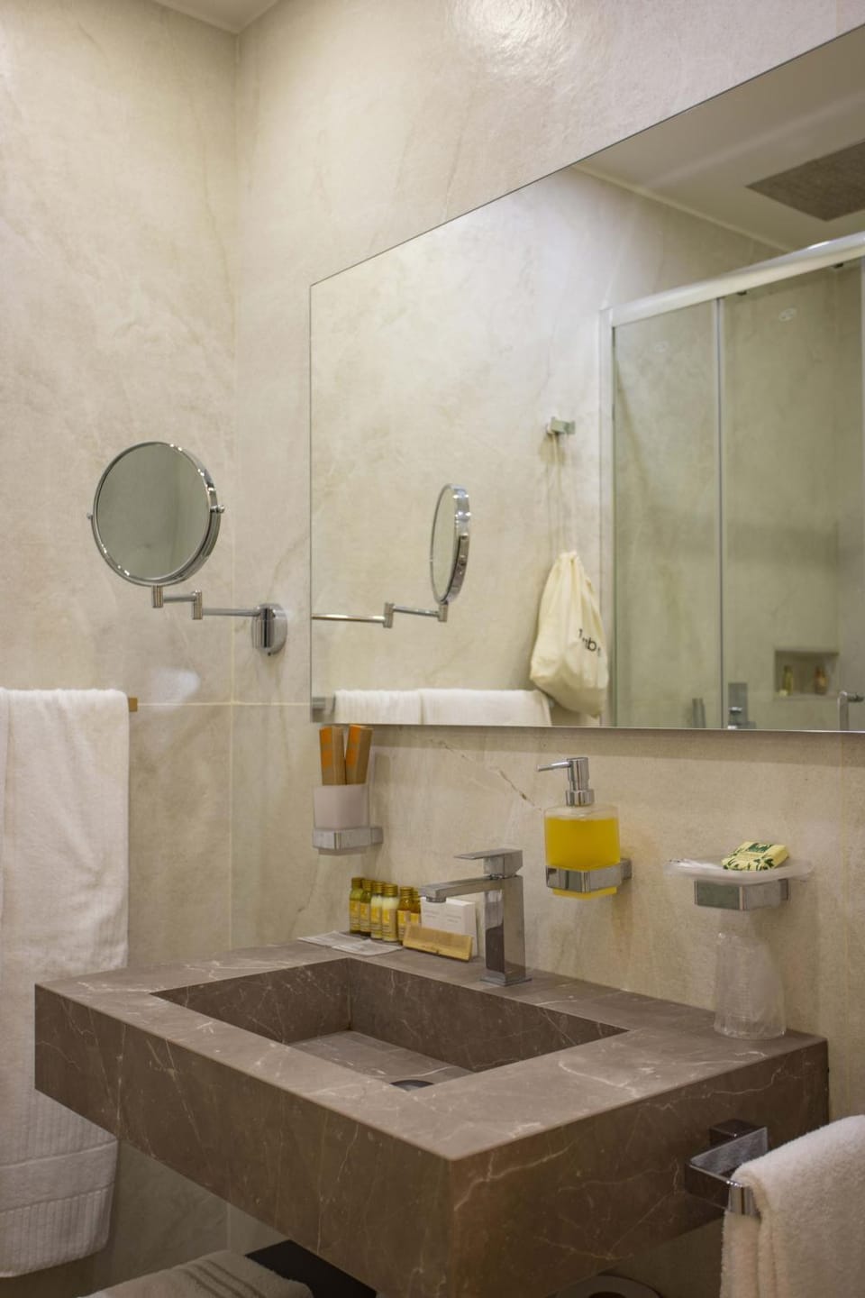 Domus Deorum Deluxe Bed and Breakfast in Naples