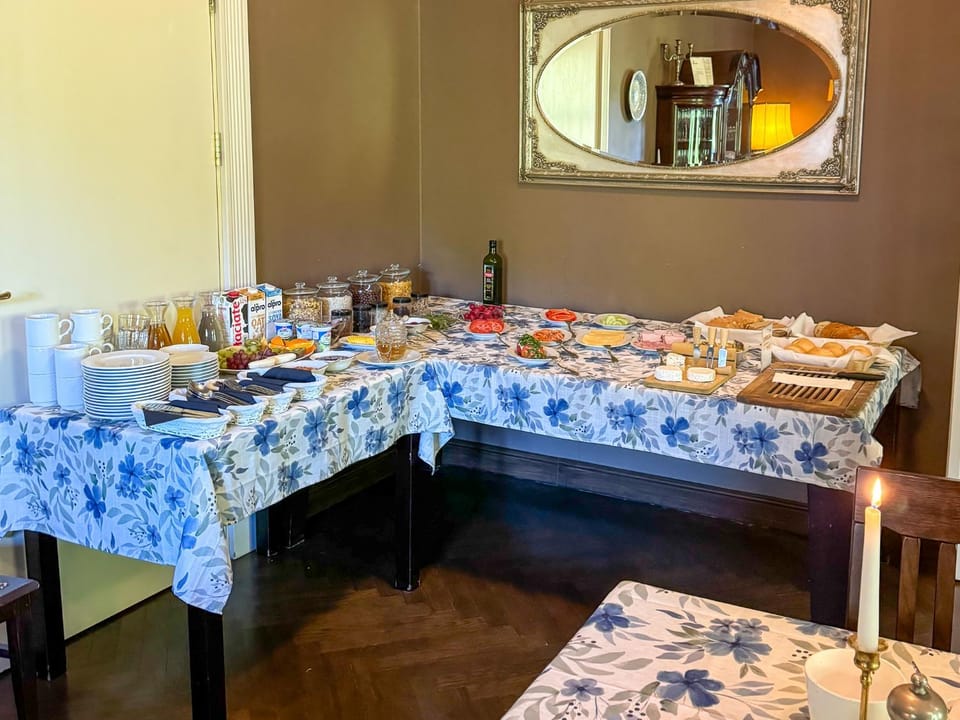 Food and drinks, Breakfast, Buffet breakfast