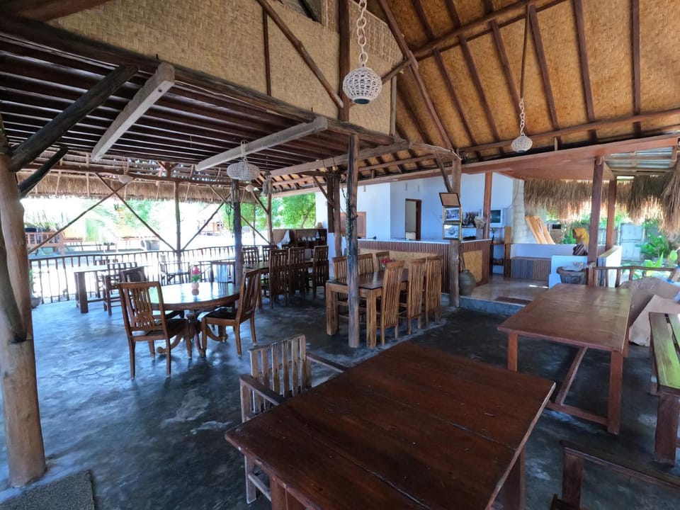 Property building, Restaurant/places to eat, Lounge or bar