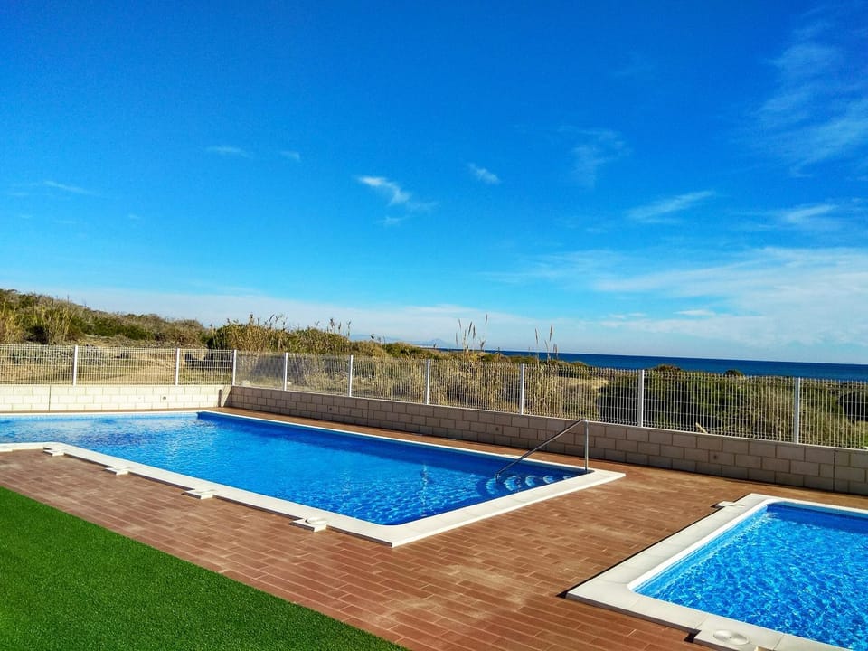 Swimming pool, Swimming pool