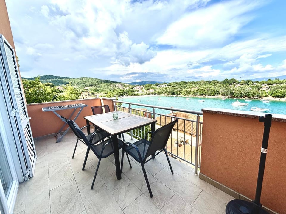 Day, Natural landscape, View (from property/room), Balcony/Terrace, Mountain view