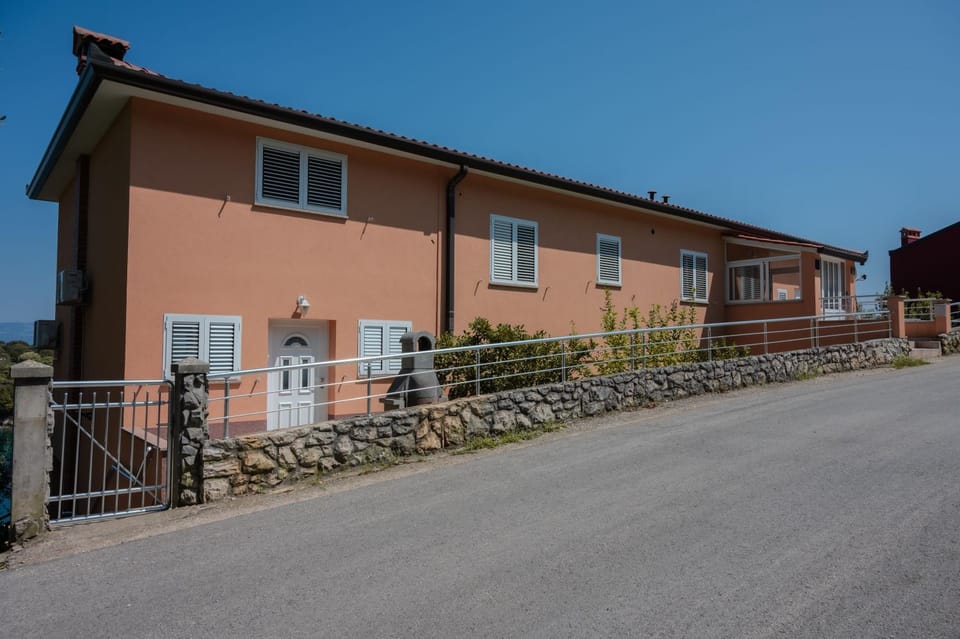 Property building, Day, Neighbourhood, Street view