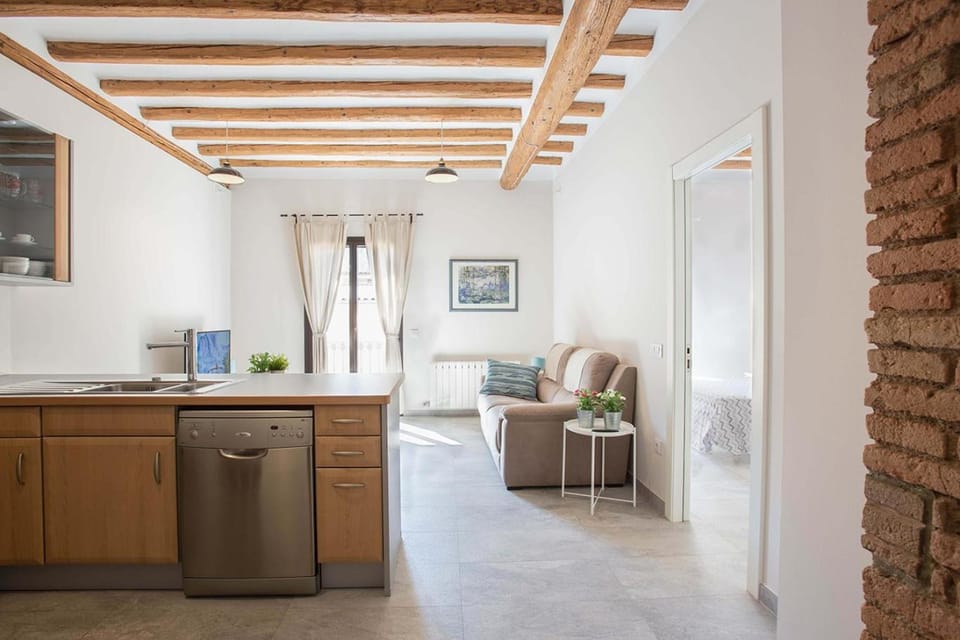 Kitchen or kitchenette, Living room, Seating area