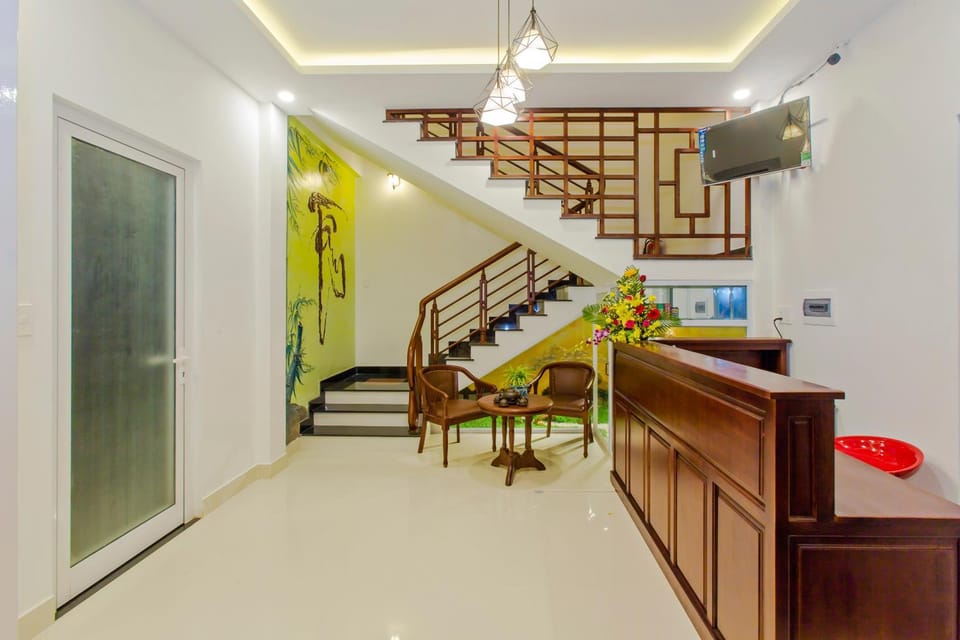 Communal lounge/ TV room, Living room, Lobby or reception, Internal: Not applicable to any particular room