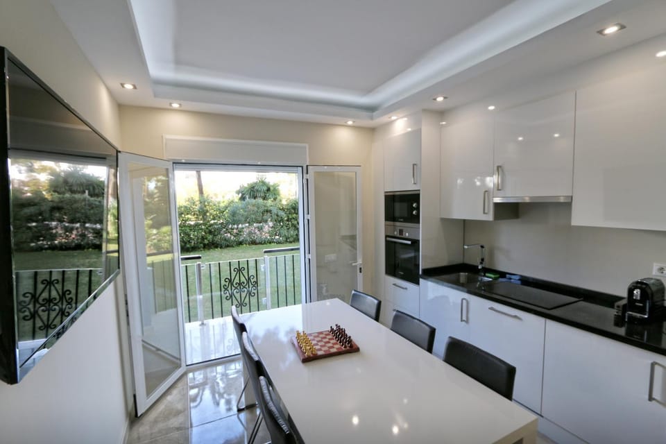 Garden, TV and multimedia, Coffee/tea facilities, Kitchen or kitchenette, Living room, Dining area