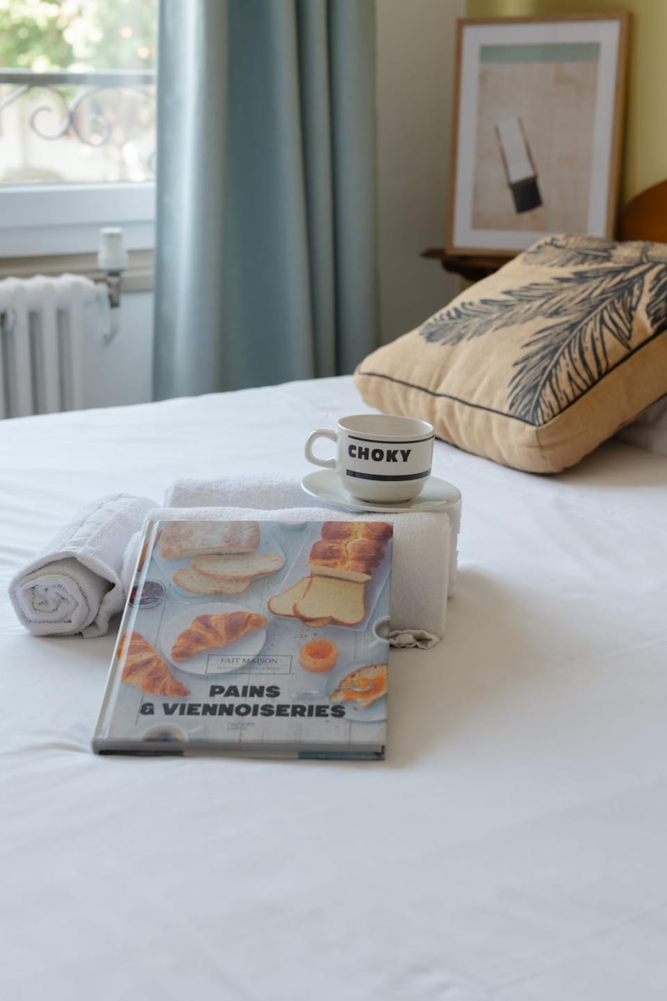 Bedroom, Breakfast