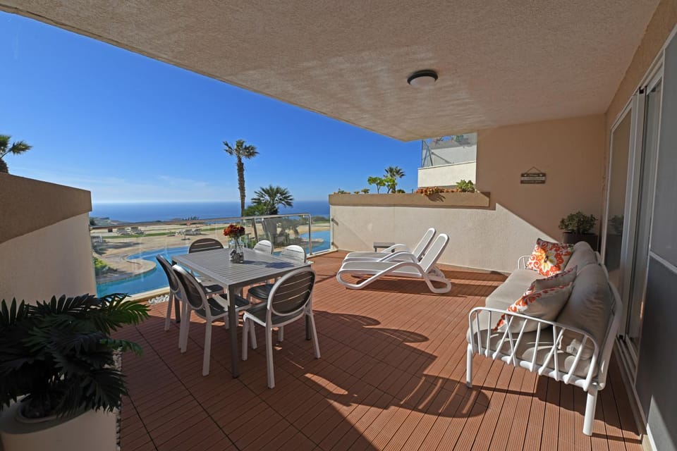 Patio, Day, Natural landscape, View (from property/room), Balcony/Terrace, Seating area, Dining area, Pool view, Sea view, Swimming pool, sunbed