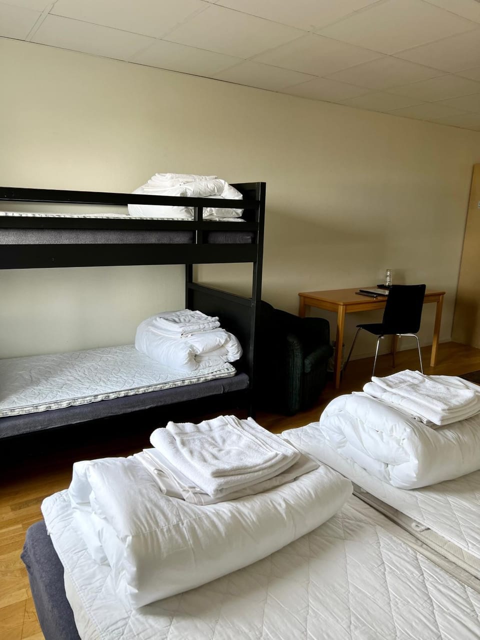 Bed, Bedroom, bunk bed