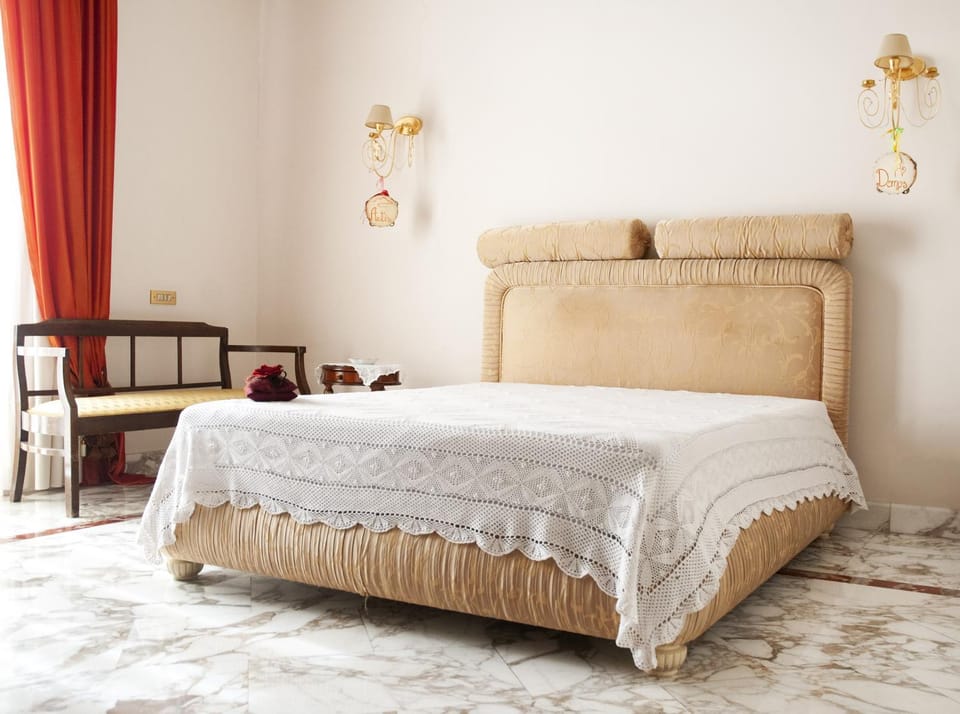 Artis Domus Bed and Breakfast in Naples