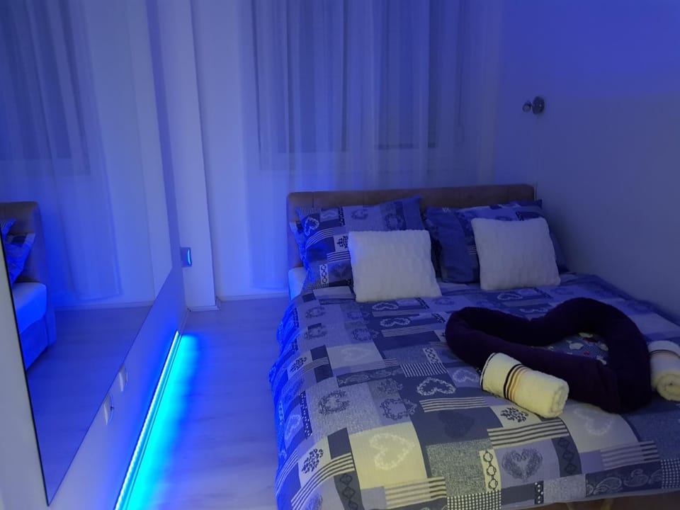 Bed, Decorative detail, Bedroom