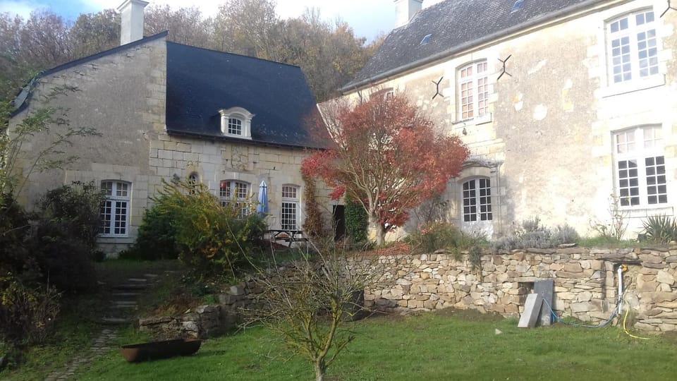Manoir de La Fontaine Du Chêne Bed and Breakfast in Gennes-Val-de-Loire