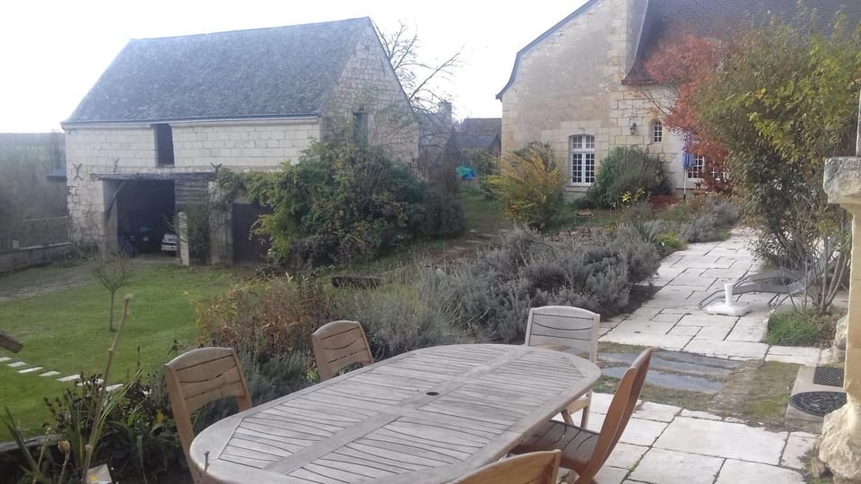 Manoir de La Fontaine Du Chêne Bed and Breakfast in Gennes-Val-de-Loire