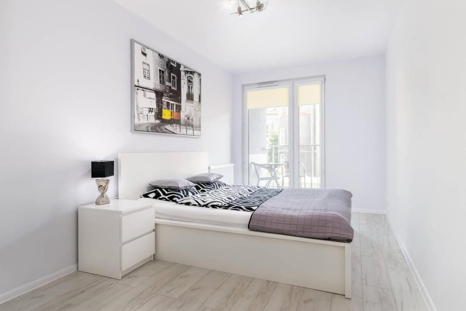 Bed, Balcony/Terrace, Photo of the whole room, Bedroom