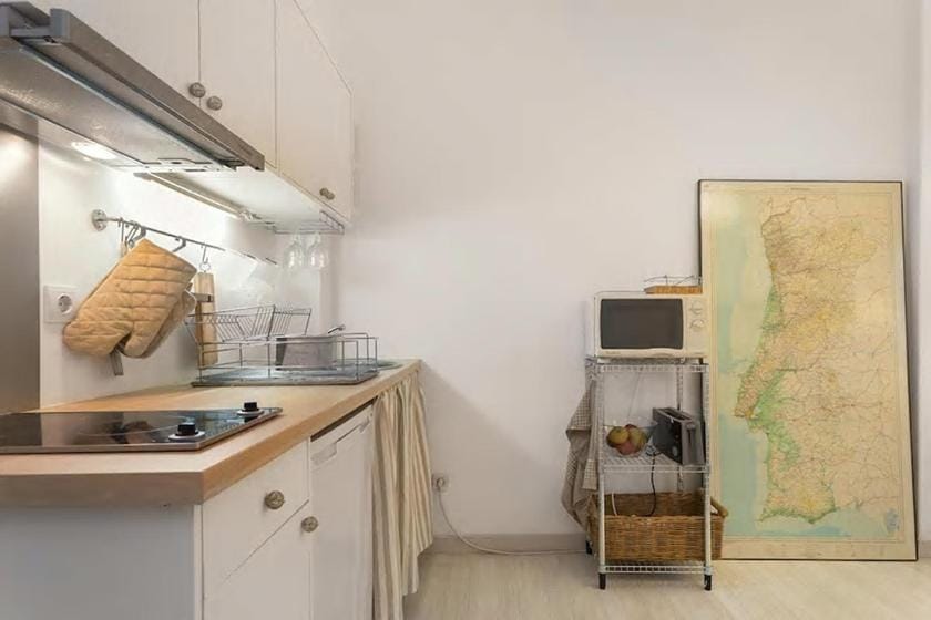 white fabrica house Apartment in Porto