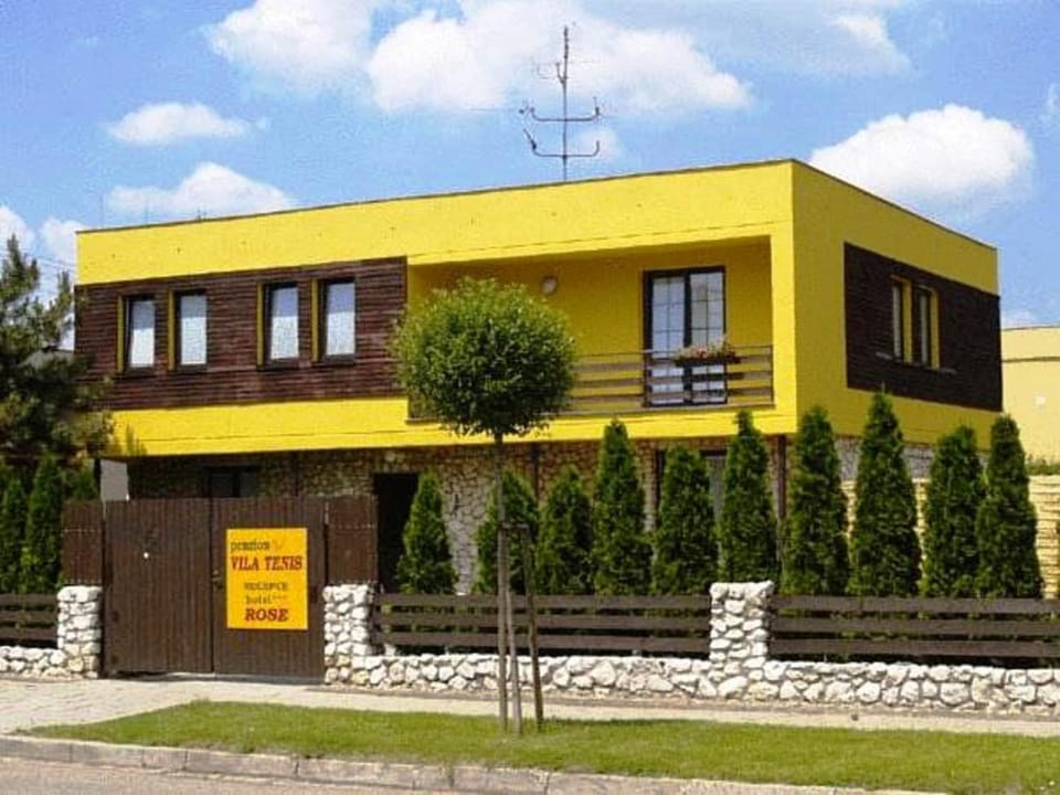 Property building, Facade/entrance