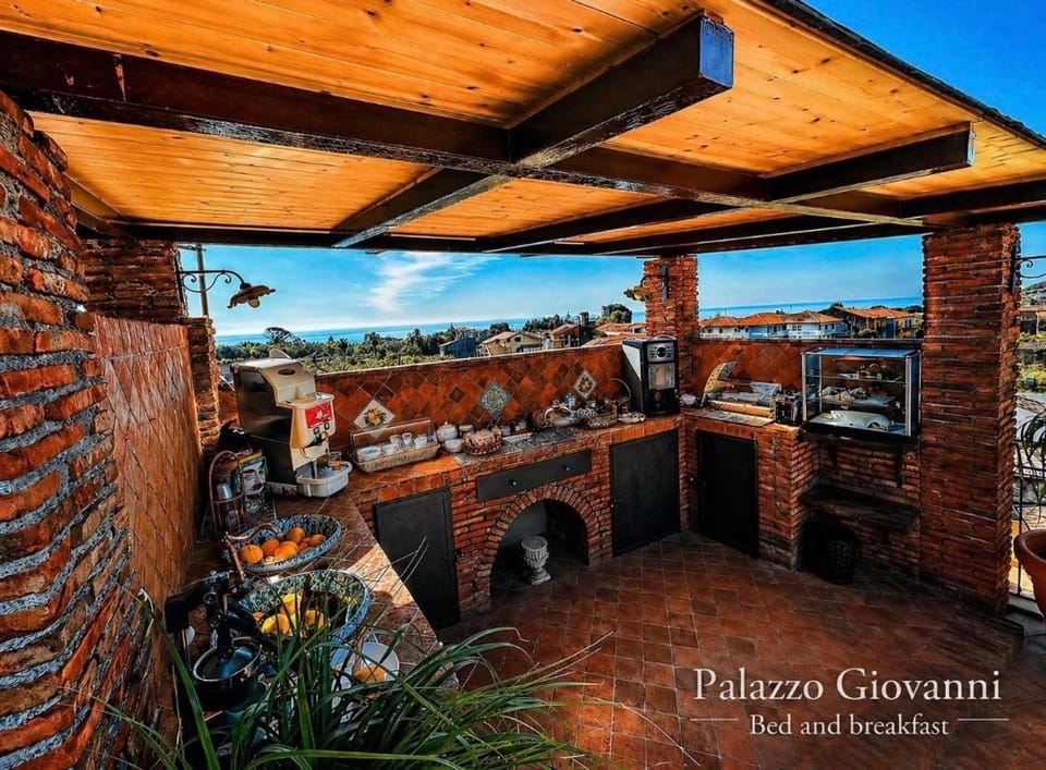 Palazzo Giovanni bed and breakfast Bed and Breakfast in Acireale