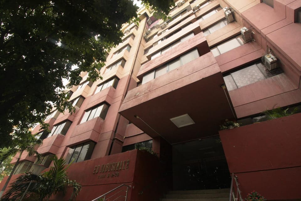 Facade/entrance, Off site