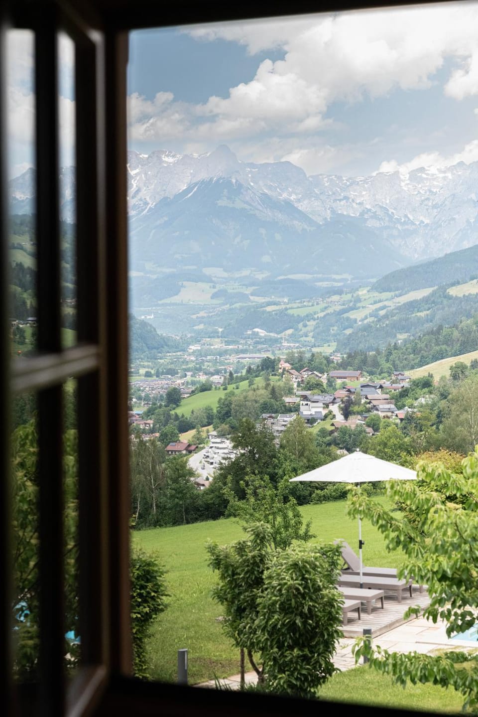 View (from property/room), Garden view, Mountain view, River view