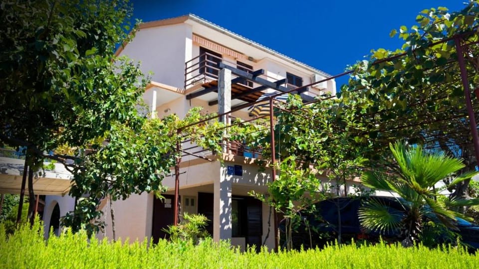 Property building, Facade/entrance, Off site