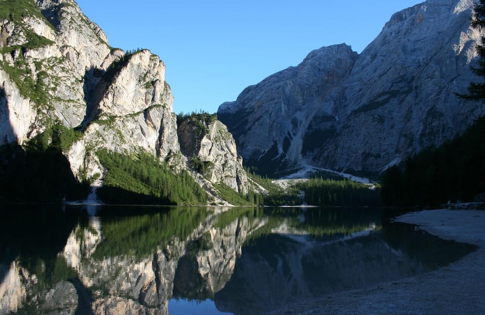 Nearby landmark, Natural landscape, Activities, Lake view, Mountain view