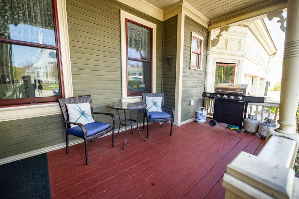 Patio, BBQ facilities