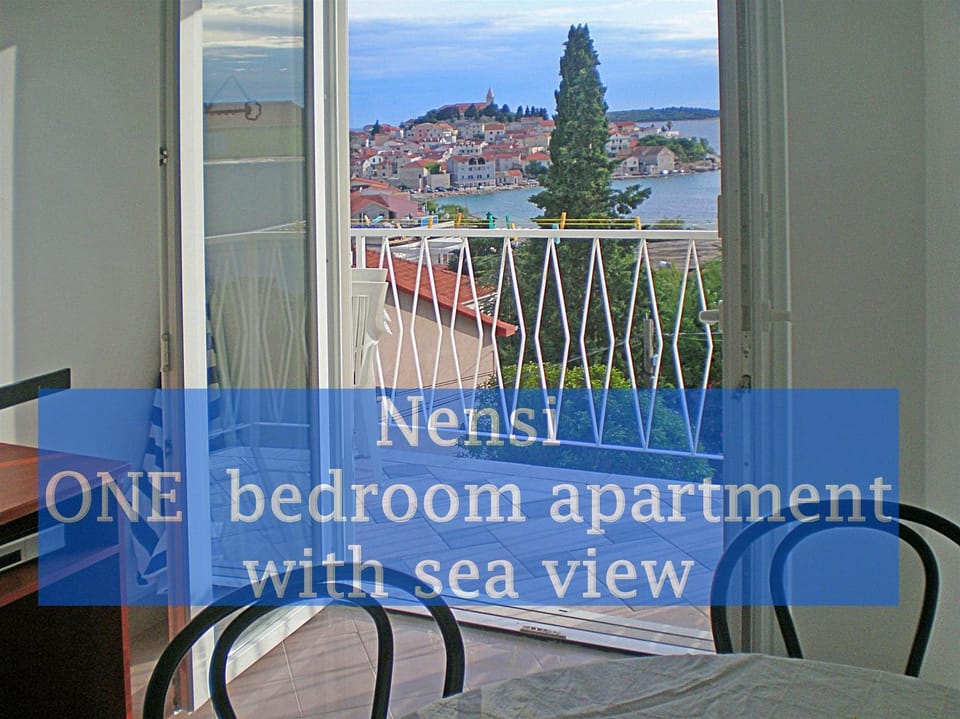 View (from property/room), Balcony/Terrace, City view, Sea view