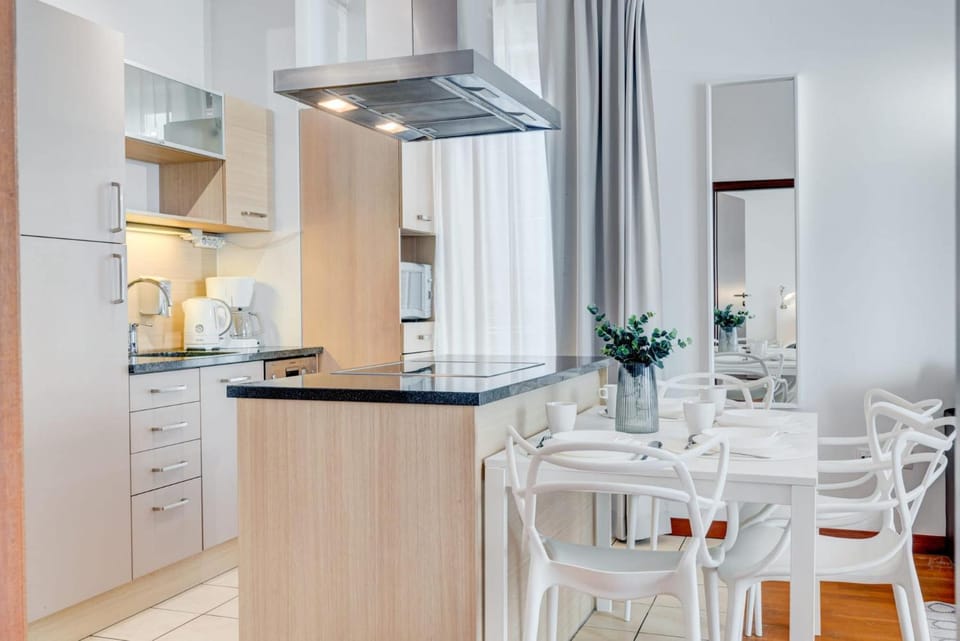 Kitchen or kitchenette, Dining area, pet friendly