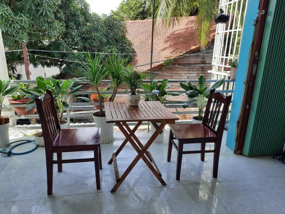 Day, Balcony/Terrace, Living room, Seating area