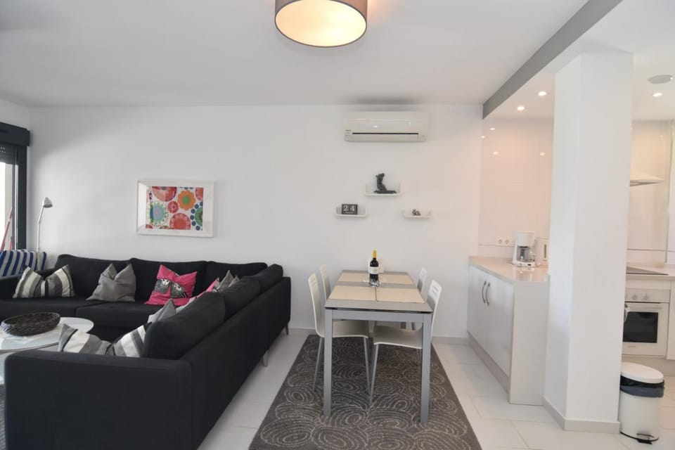 Oasis Beach V South facing pool view La Zenia Apartment in Vega Baja del Segura