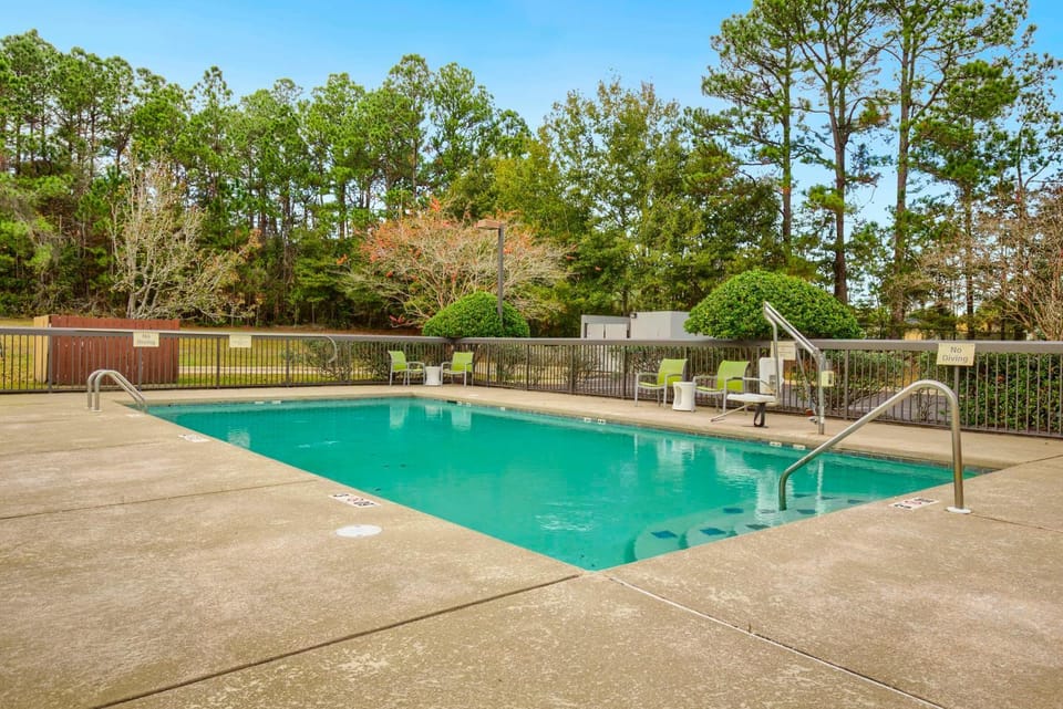 Pool view, Swimming pool