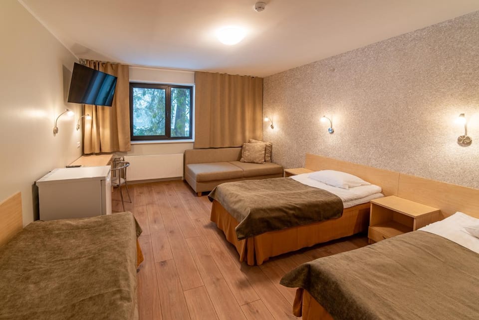 Bed, Photo of the whole room, Seating area, Bedroom, towels
